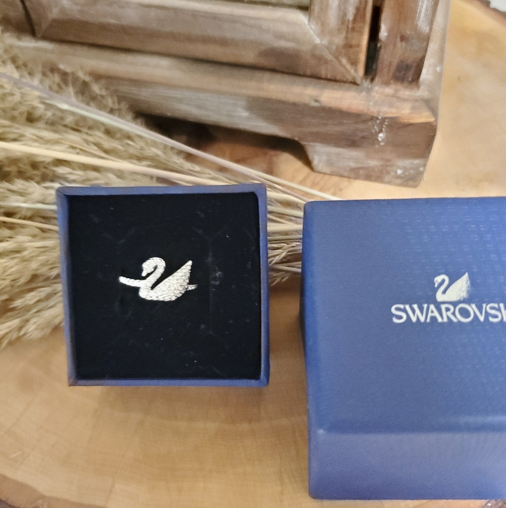 Ring - Picture 3 of 4